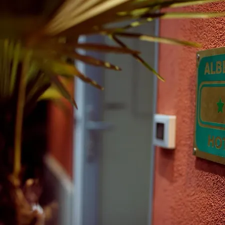 Fioralba ホテル 2*